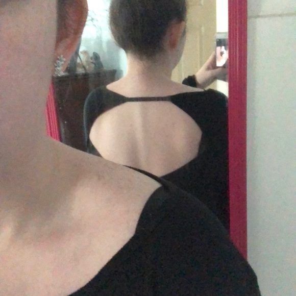 Hollister Long Sleeve - Picture 2 of 4